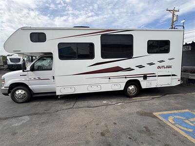 2019 Winnebago 25J Outlook   - Photo 2 - Albuquerque, NM 87108