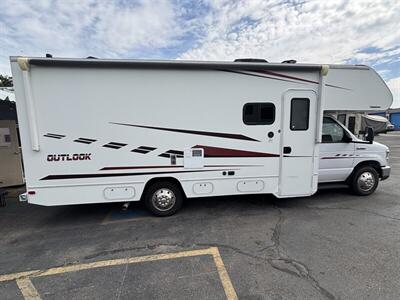 2019 Winnebago 25J Outlook   - Photo 3 - Albuquerque, NM 87108