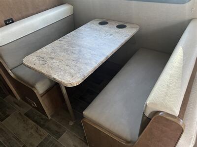 2019 WINNEBAGO OUTLOOK   - Photo 13 - Albuquerque, NM 87108