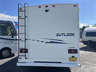 2019 WINNEBAGO OUTLOOK   - Photo 6 - Albuquerque, NM 87108