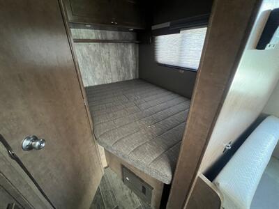 2019 WINNEBAGO OUTLOOK   - Photo 14 - Albuquerque, NM 87108