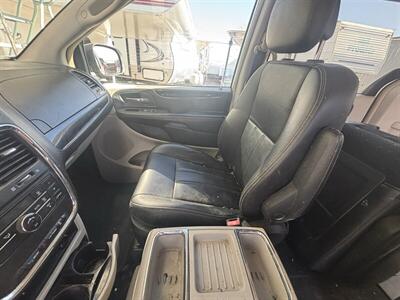2013 Chrysler Town & Country Touring   - Photo 9 - Albuquerque, NM 87108