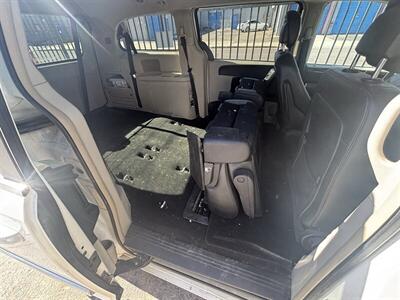 2013 Chrysler Town & Country Touring   - Photo 11 - Albuquerque, NM 87108