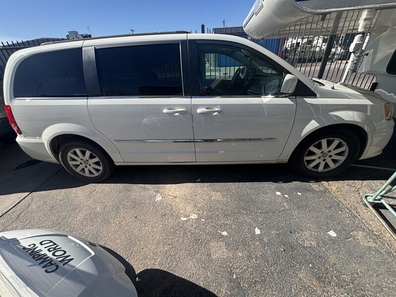 2013 Chrysler Town & Country Touring