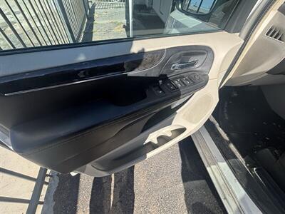 2013 Chrysler Town & Country Touring   - Photo 6 - Albuquerque, NM 87108