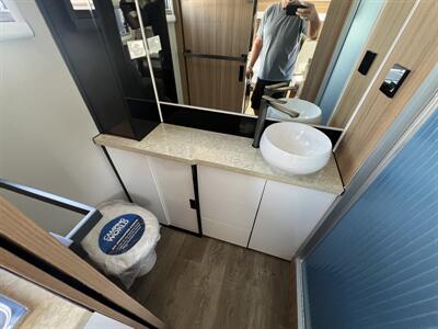 2022 BLACK SERIES CA TRAVEL TRAILER   - Photo 11 - Albuquerque, NM 87108