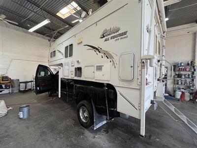 2005 SNOW RIVER TRUCK CAMPER 906 dinette slide  Overhead camper - Photo 21 - Albuquerque, NM 87108