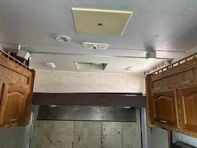 2002 FORESTRIVER 21FB ALL AMERICAN SPORT  toy hauler - Photo 8 - Albuquerque, NM 87108