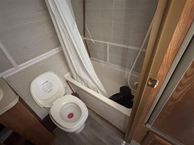 2002 FORESTRIVER 21FB ALL AMERICAN SPORT  toy hauler - Photo 12 - Albuquerque, NM 87108