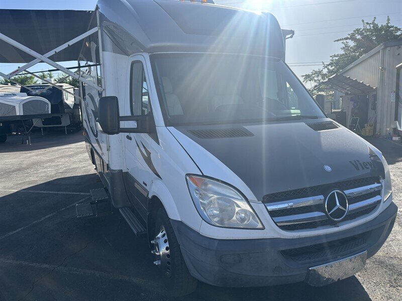 2013 Winnebago VIEW 3500  24V - Photo 1 - Albuquerque, NM 87108