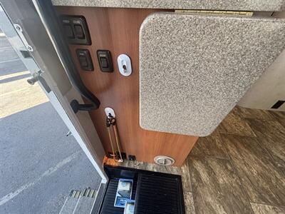 2013 Winnebago VIEW 3500  24V - Photo 21 - Albuquerque, NM 87108
