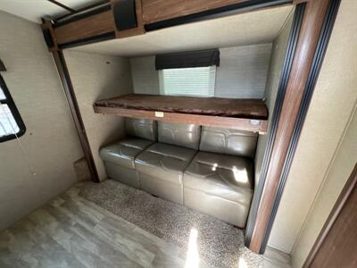 2017 AEROLITE 319BHSS  2 Bedroom - Photo 13 - Albuquerque, NM 87108