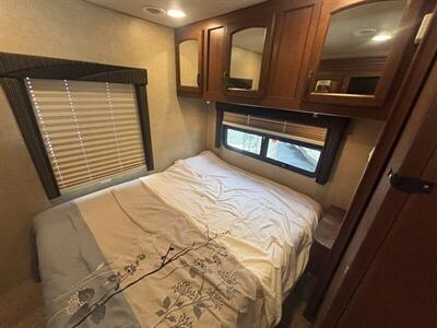 2014 JAYCO 31FS GREYHAWK - Photo 13 - Albuquerque, NM 87108