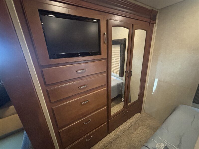 2014 JAYCO 31FS GREYHAWK - Photo 12 - Albuquerque, NM 87108