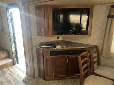 2016 Forest River 28RL CRUSADER LITE   - Photo 8 - Albuquerque, NM 87108