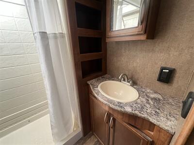2016 Forest River 28RL CRUSADER LITE   - Photo 12 - Albuquerque, NM 87108