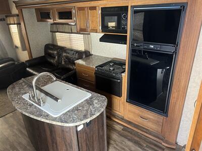 2016 Forest River 28RL CRUSADER LITE   - Photo 6 - Albuquerque, NM 87108