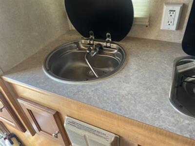 2010 TRAVEL LITE 800 TRAVEL TRAIL  overhead camper - Photo 7 - Albuquerque, NM 87108