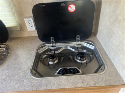 2010 TRAVEL LITE 800 TRAVEL TRAIL  overhead camper - Photo 8 - Albuquerque, NM 87108