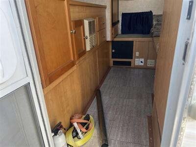 2010 TRAVEL LITE 800 TRAVEL TRAIL  overhead camper - Photo 5 - Albuquerque, NM 87108