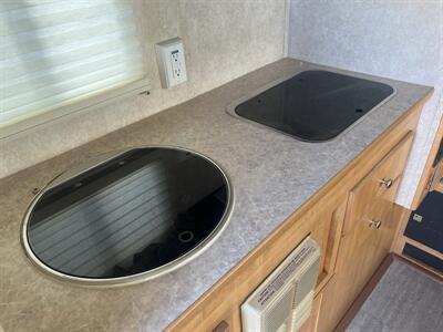2010 TRAVEL LITE 800 TRAVEL TRAIL  overhead camper - Photo 6 - Albuquerque, NM 87108