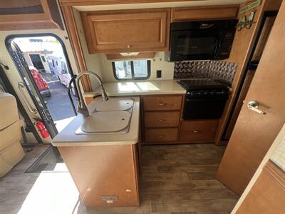 2016 WINNEBAGO 27N SUNSTAR LX   - Photo 15 - Albuquerque, NM 87108