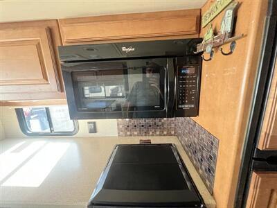 2016 WINNEBAGO 27N SUNSTAR LX   - Photo 16 - Albuquerque, NM 87108