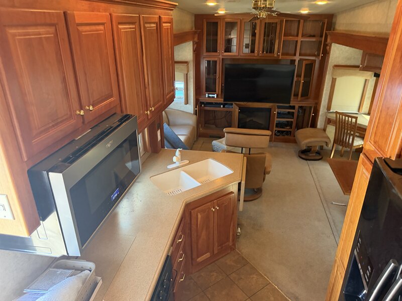 2010 NEW HORIZONS F39 MAJESTIC - Photo 44 - Albuquerque, NM 87108