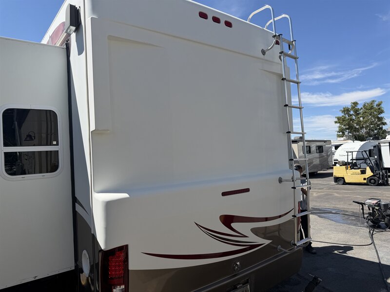 2010 NEW HORIZONS F39 MAJESTIC - Photo 8 - Albuquerque, NM 87108