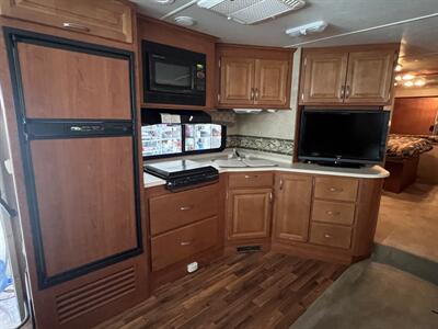 2012 HOLIDAY RAMBLER ALUMA MOTORHOME   - Photo 13 - Albuquerque, NM 87108
