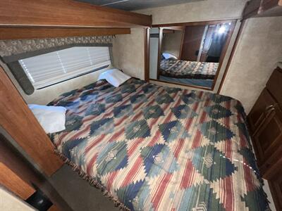 2012 HOLIDAY RAMBLER ALUMA MOTORHOME   - Photo 16 - Albuquerque, NM 87108