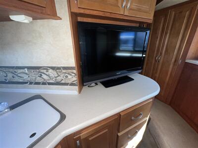 2012 HOLIDAY RAMBLER ALUMA MOTORHOME   - Photo 19 - Albuquerque, NM 87108