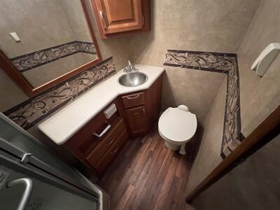 2012 HOLIDAY RAMBLER ALUMA MOTORHOME   - Photo 7 - Albuquerque, NM 87108