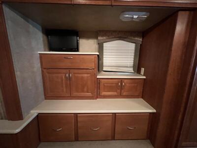 2012 HOLIDAY RAMBLER ALUMA MOTORHOME   - Photo 9 - Albuquerque, NM 87108