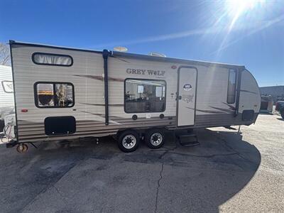 2017 GREY WOLF 26DBH TRAVEL TRAILER  GREY WOLF - Photo 4 - Albuquerque, NM 87108