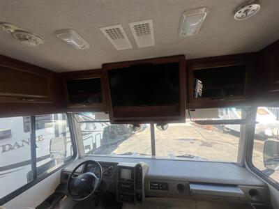 2004 FLEETWOOD 35E CLASSA BOUNDER   - Photo 14 - Albuquerque, NM 87108