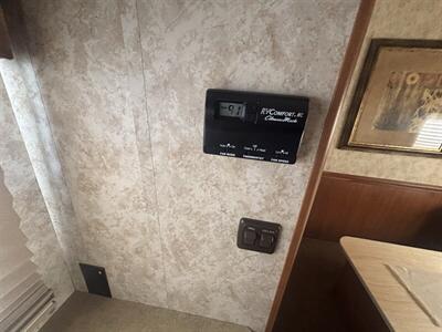 2009 Winnebago SIGHTSEER 31E - Photo 15 - Albuquerque, NM 87108