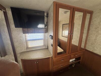 2009 Winnebago SIGHTSEER 31E - Photo 13 - Albuquerque, NM 87108