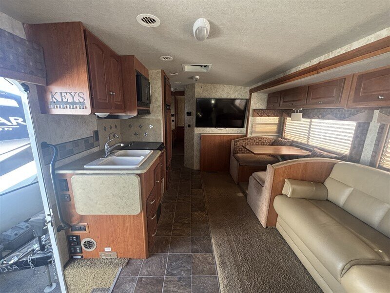 2009 Winnebago SIGHTSEER 31E - Photo 22 - Albuquerque, NM 87108