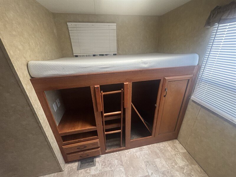 2010 Coachmen Catalina BUNK ROOM 32BHDS - Photo 18 - Albuquerque, NM 87108