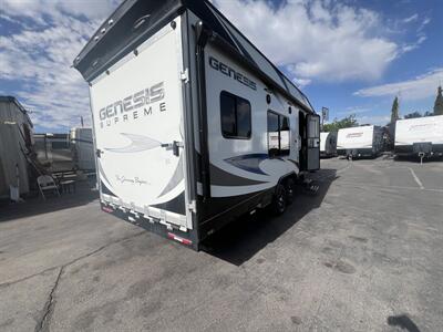 2018 Genesis 23SS TOY HAULER   - Photo 21 - Albuquerque, NM 87108