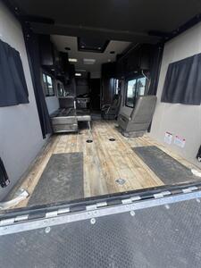 2018 Genesis 23SS TOY HAULER   - Photo 2 - Albuquerque, NM 87108