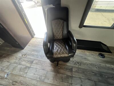 2018 Genesis 23SS TOY HAULER   - Photo 8 - Albuquerque, NM 87108