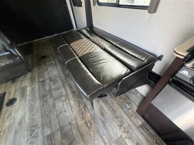 2018 Genesis 23SS TOY HAULER   - Photo 9 - Albuquerque, NM 87108