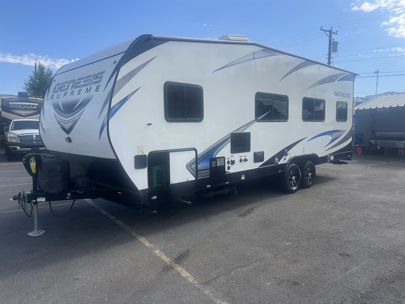 2018 Genesis 23SS TOY HAULER - Photo 1 - Albuquerque, NM 87108