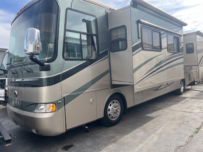 2007 MONACO 38PDQ KNGHT - Photo 1 - Albuquerque, NM 87108