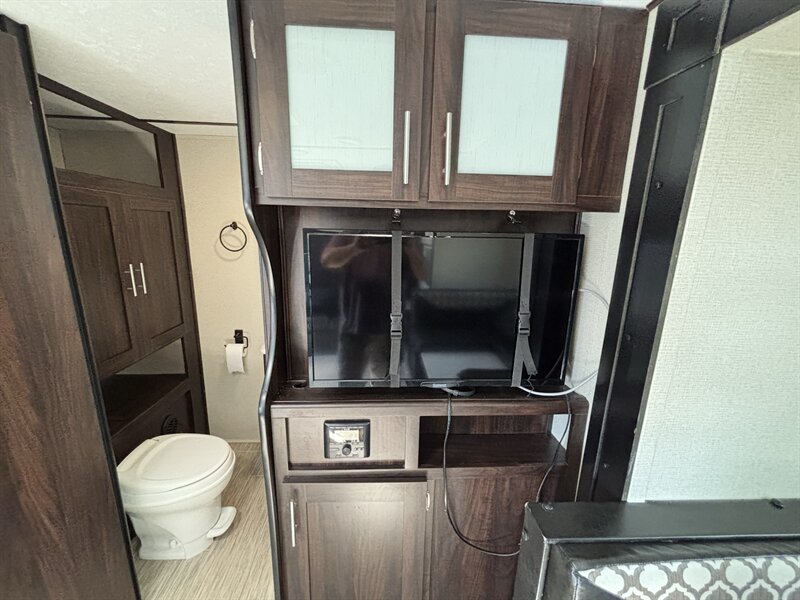 2019 PRIMETIME 19MRB TRACER BREEZE - Photo 17 - Albuquerque, NM 87108
