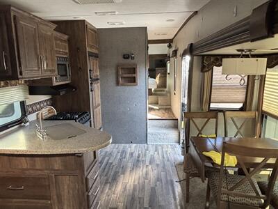 2015 Keystone 29RET Cougar   - Photo 13 - Albuquerque, NM 87108