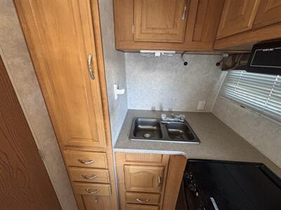 2006 Forest River 18 SANDPIPPER SPORT   - Photo 10 - Albuquerque, NM 87108