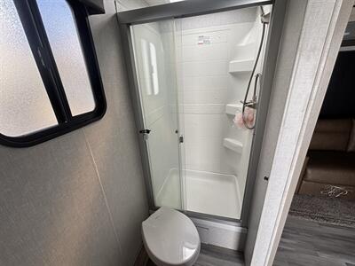 2021 Winnebago 2427RB VOYAGE   - Photo 22 - Albuquerque, NM 87108